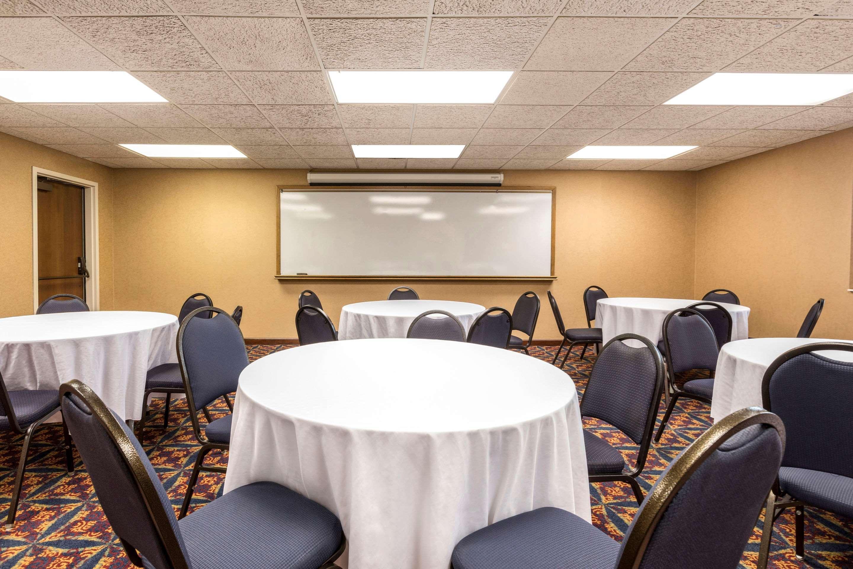 Quality Inn Auburn Hills - Detroit North Exteriér fotografie